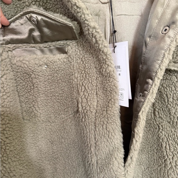 UGG Women’s Frankie Uggfluff shirt jacket/shacket retail $228| - Picture 8 of 15